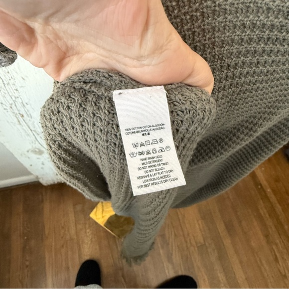 Free people olive green moonshine sweater waffle distressed sz M - Picture 10 of 12